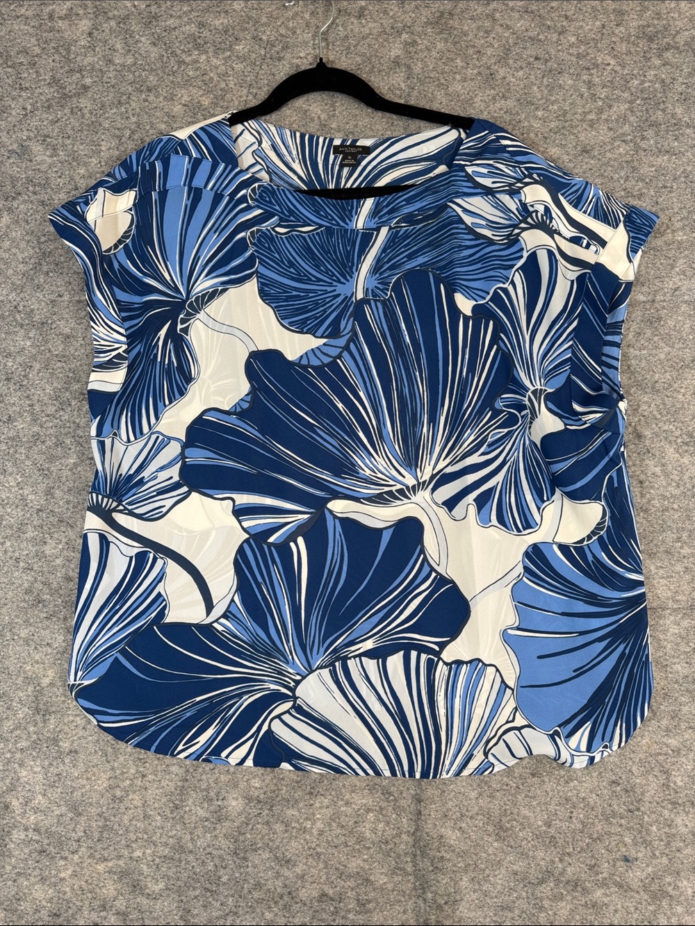 Ann Taylor Blue Floral Blouse XL Tropical Career Resort Top Summer Vacation